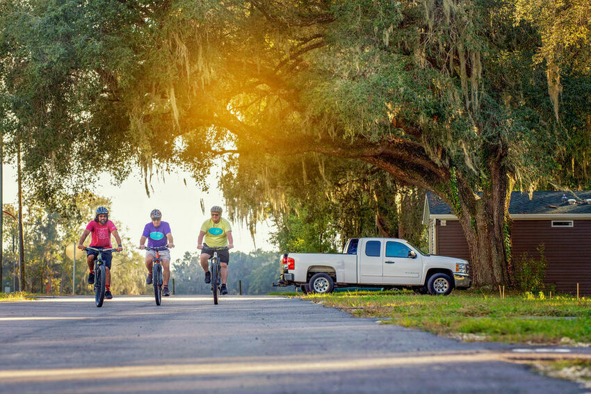 manufactured home community in Lake Panasoffkee Florida, showers, lakefront, boat ramp, long term RV sites in Lake Panasoffke